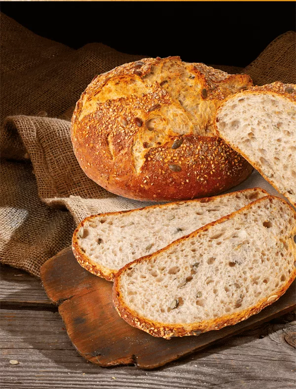 Rustikales Dreikornbrot im August im Sortiment